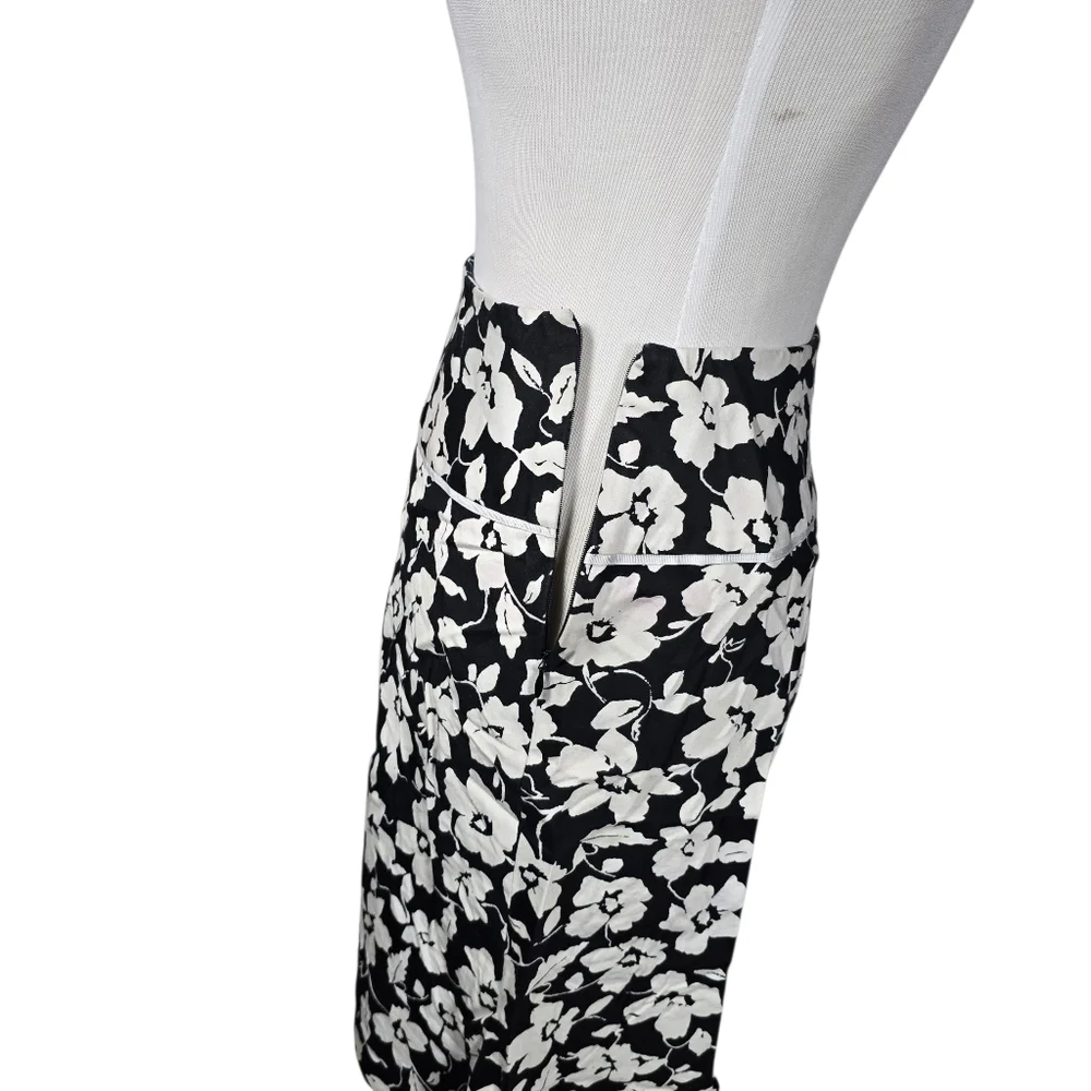 Laura Scott Size 14 Black and White Floral Skirt